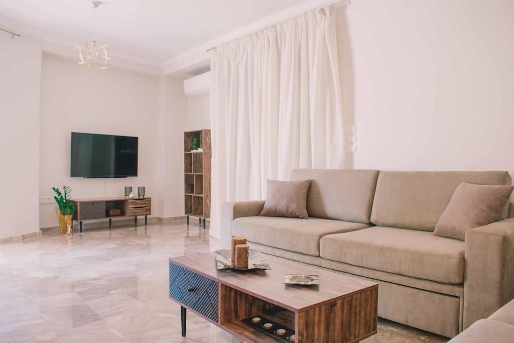 Theasis Luxury Apartment