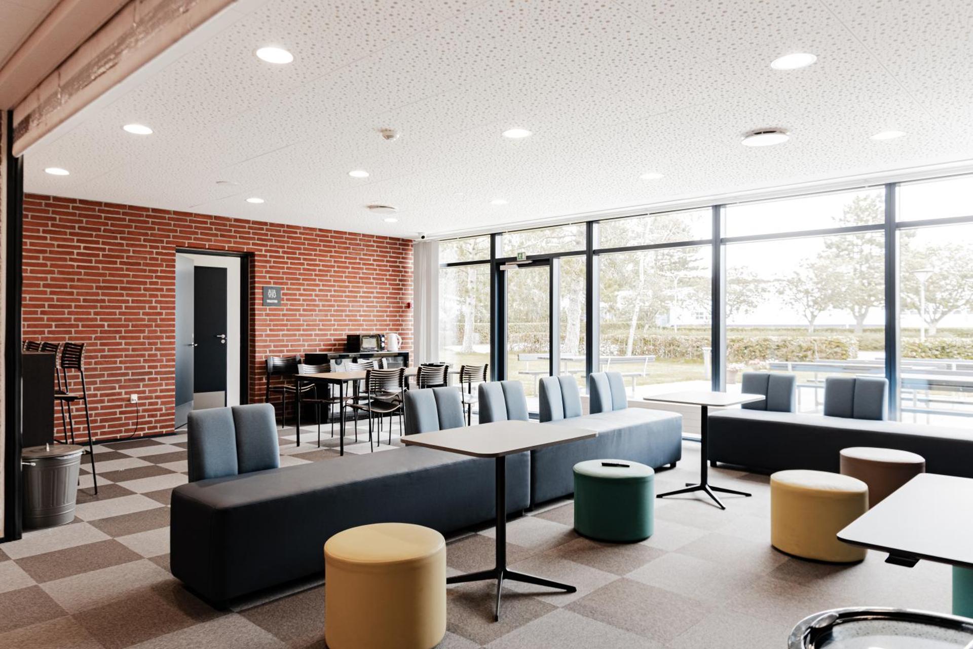 Communal lounge/ TV room