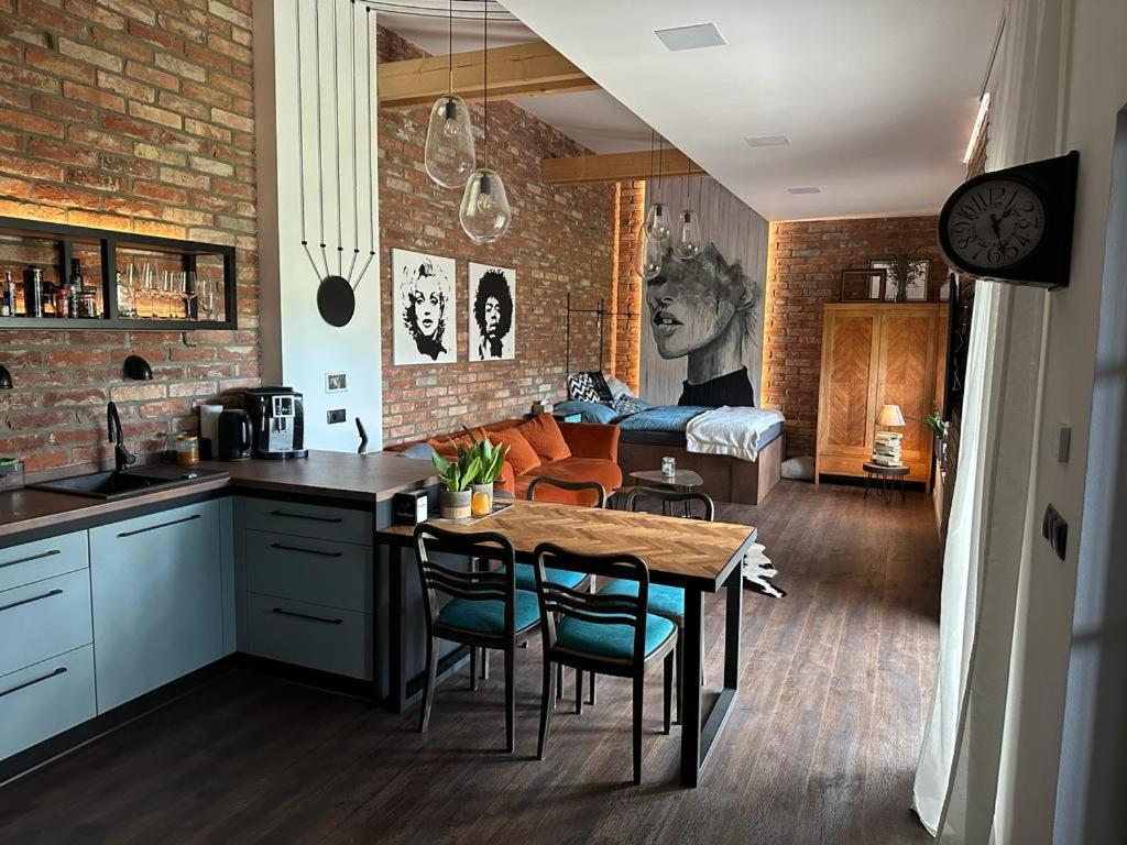 Design apartmán v zahradě