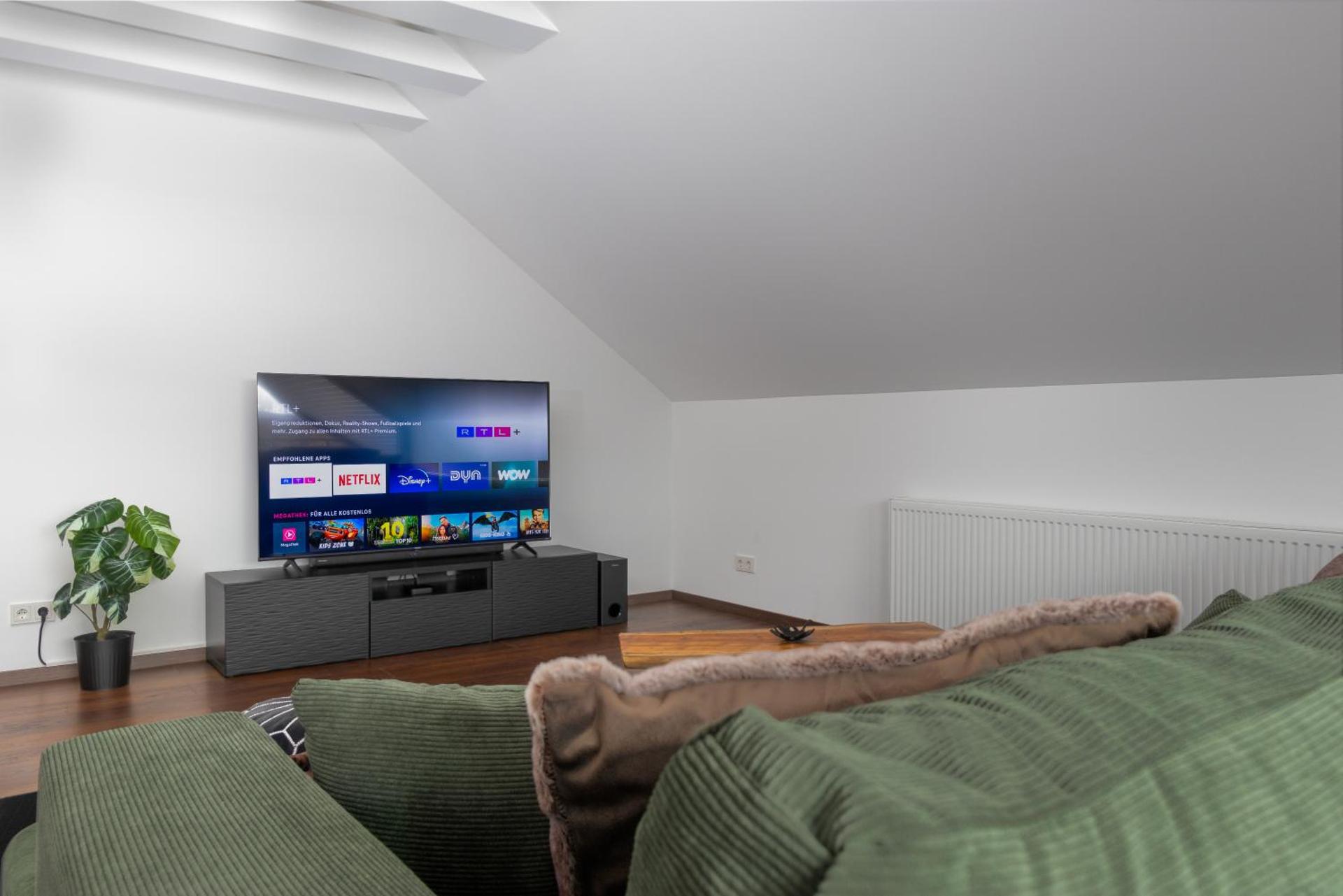 Communal lounge/ TV room