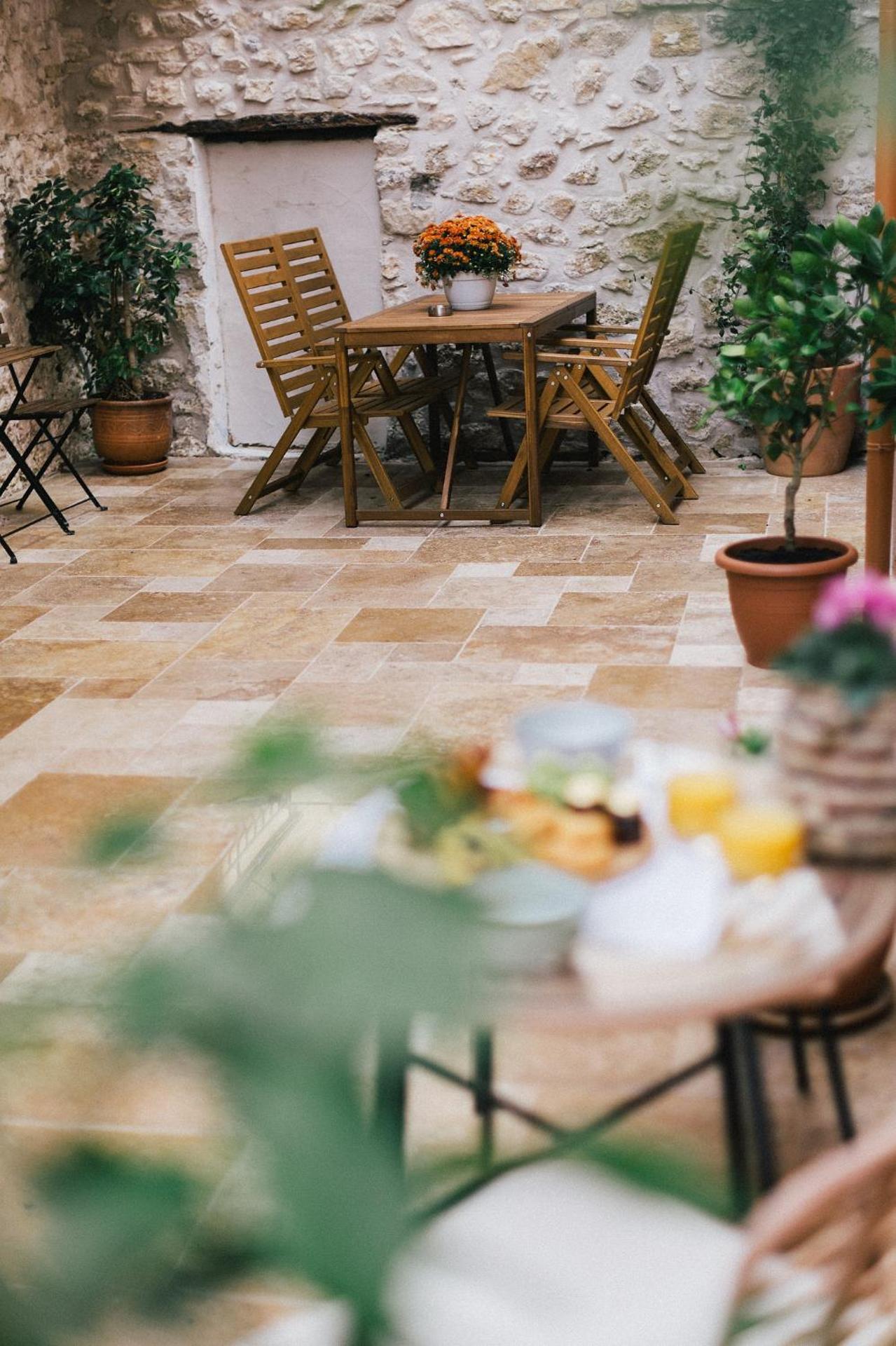 Limeria studios & maisonettes