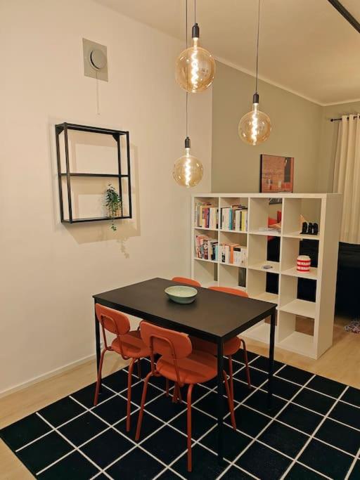 Brooms - Newly renovated central studio apartment