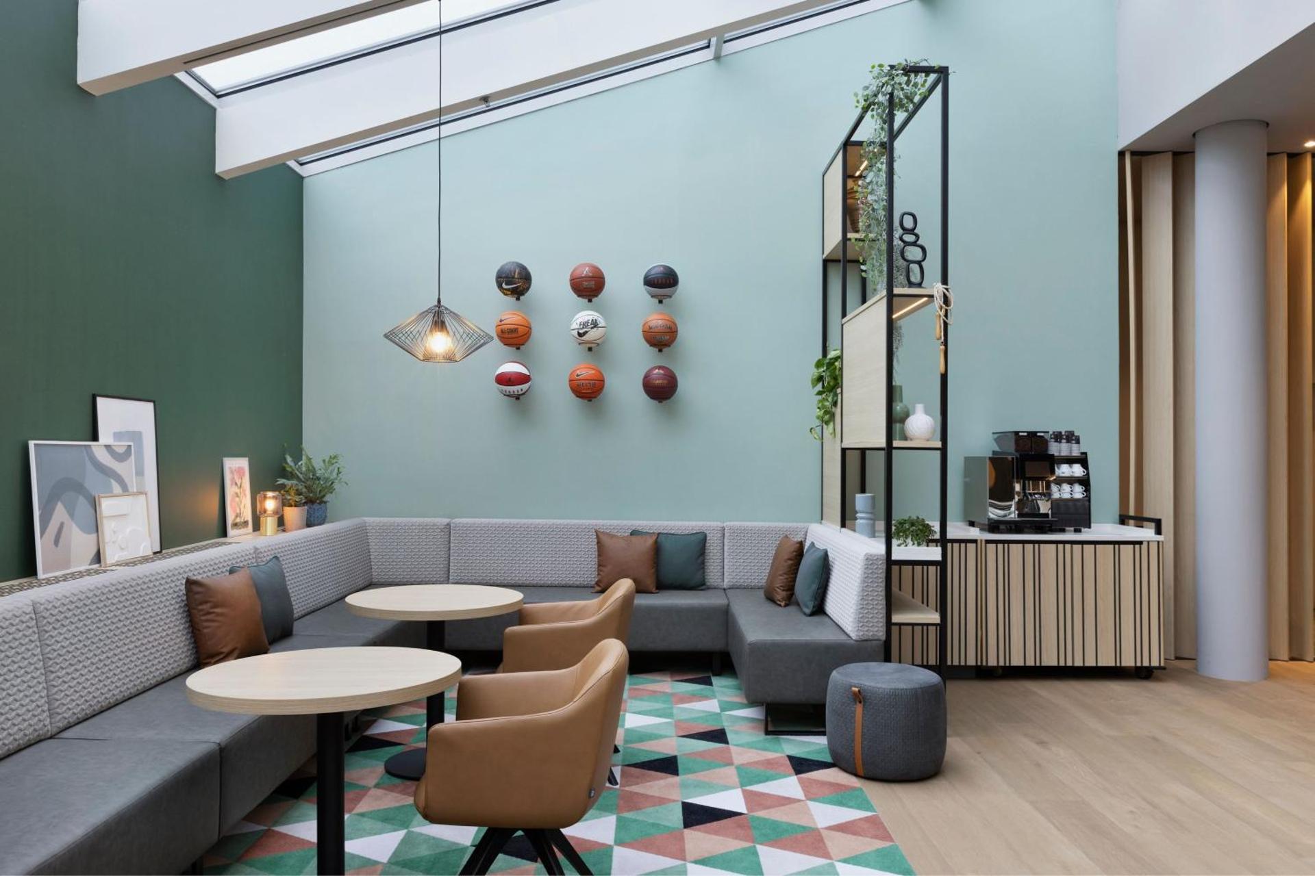 Meeting/conference room