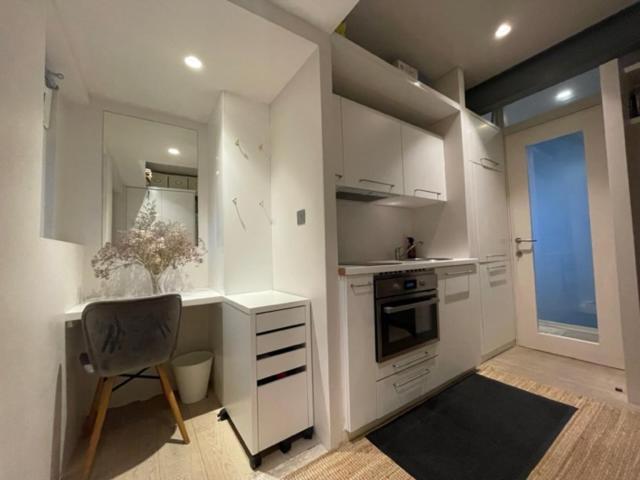 Modern self-contained Ground and Basement studios