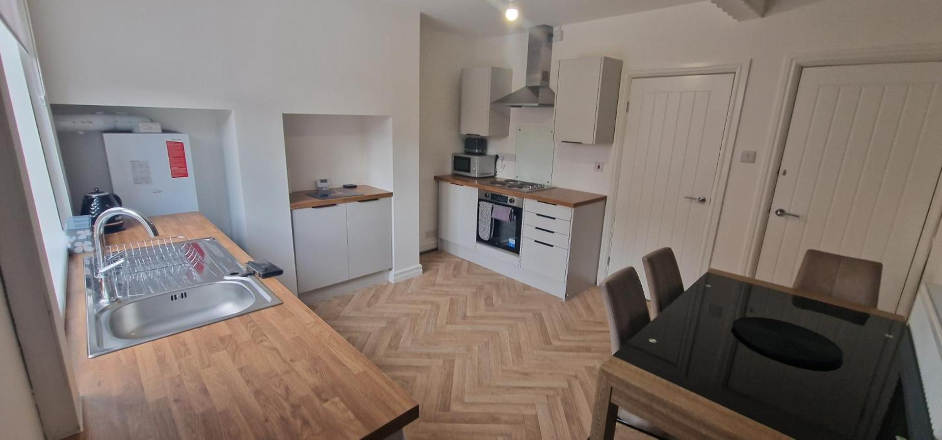 Cosy Fresh New Refurbished House