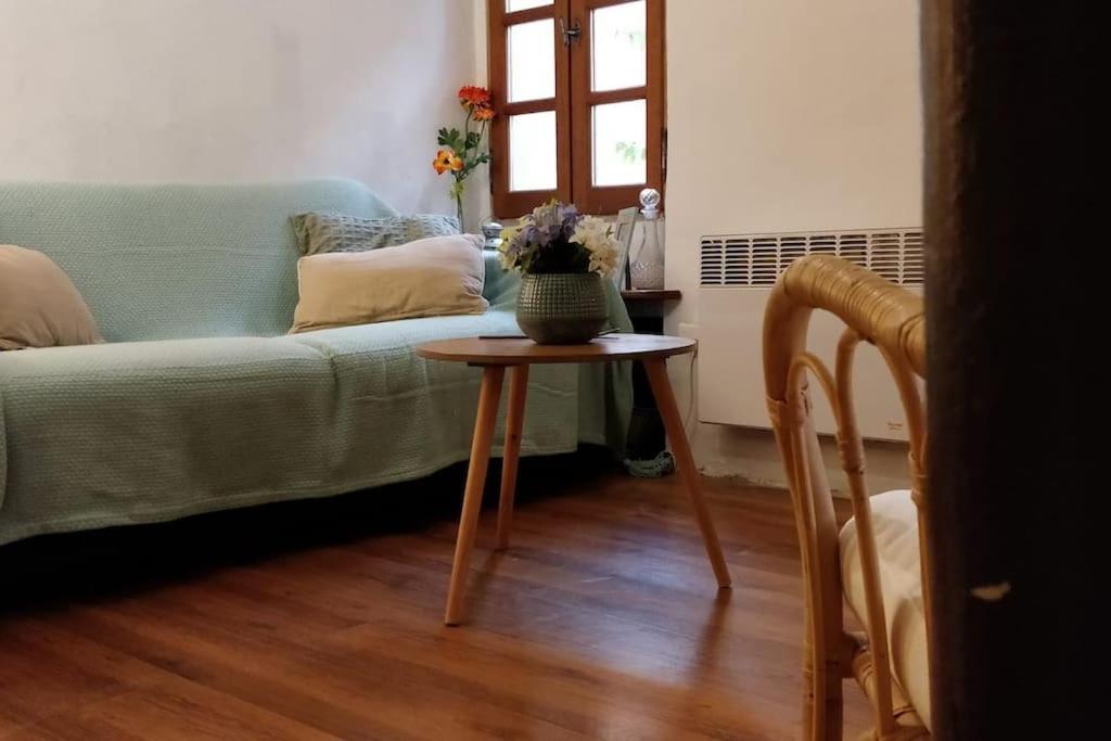 Maisonnette au pied du Mont Ventoux ste colombe