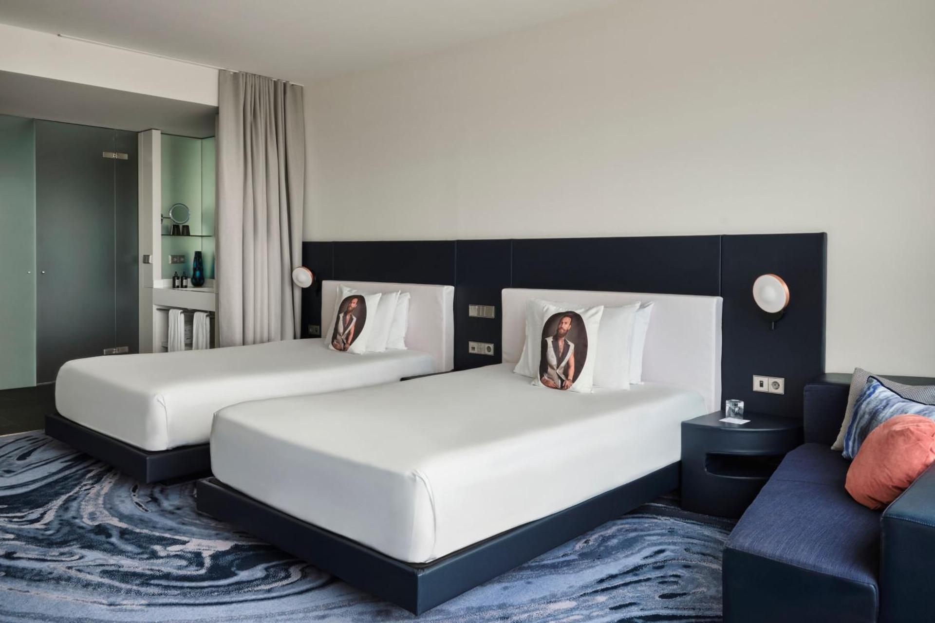 Photo of the whole room