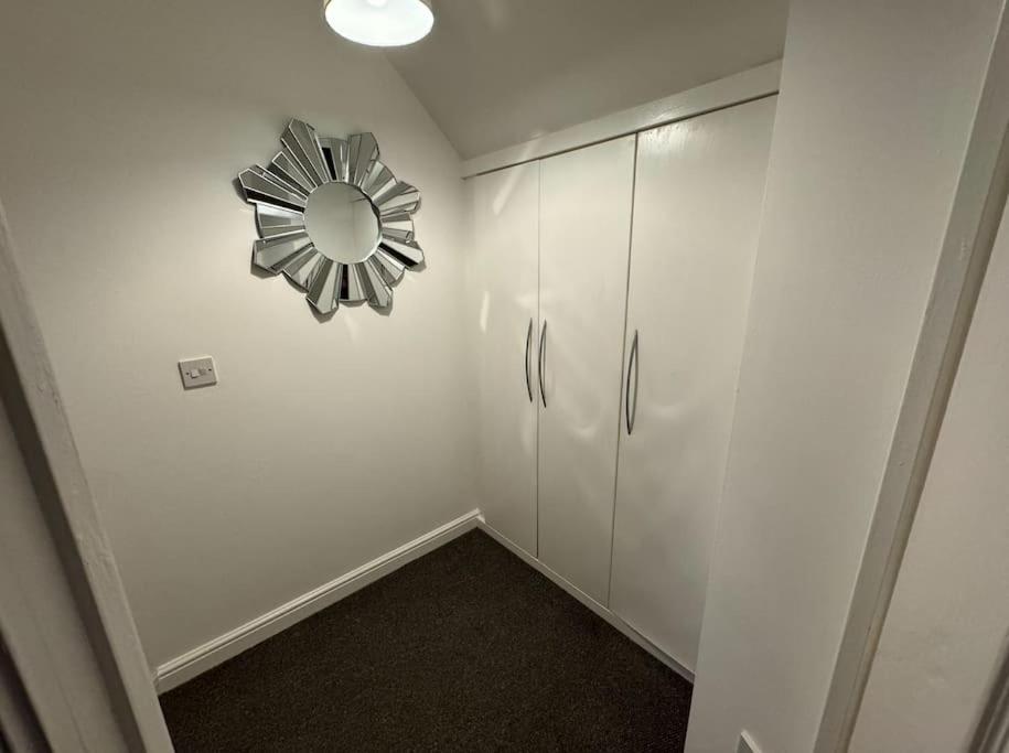 Modern TownHouse - 3 bed 2.5 bath 2 Private Gated Parking