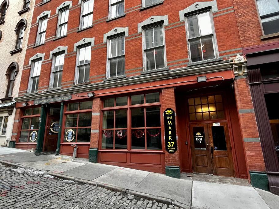 Downtown Albany 2 Bedroom + Workstation @ The Mark