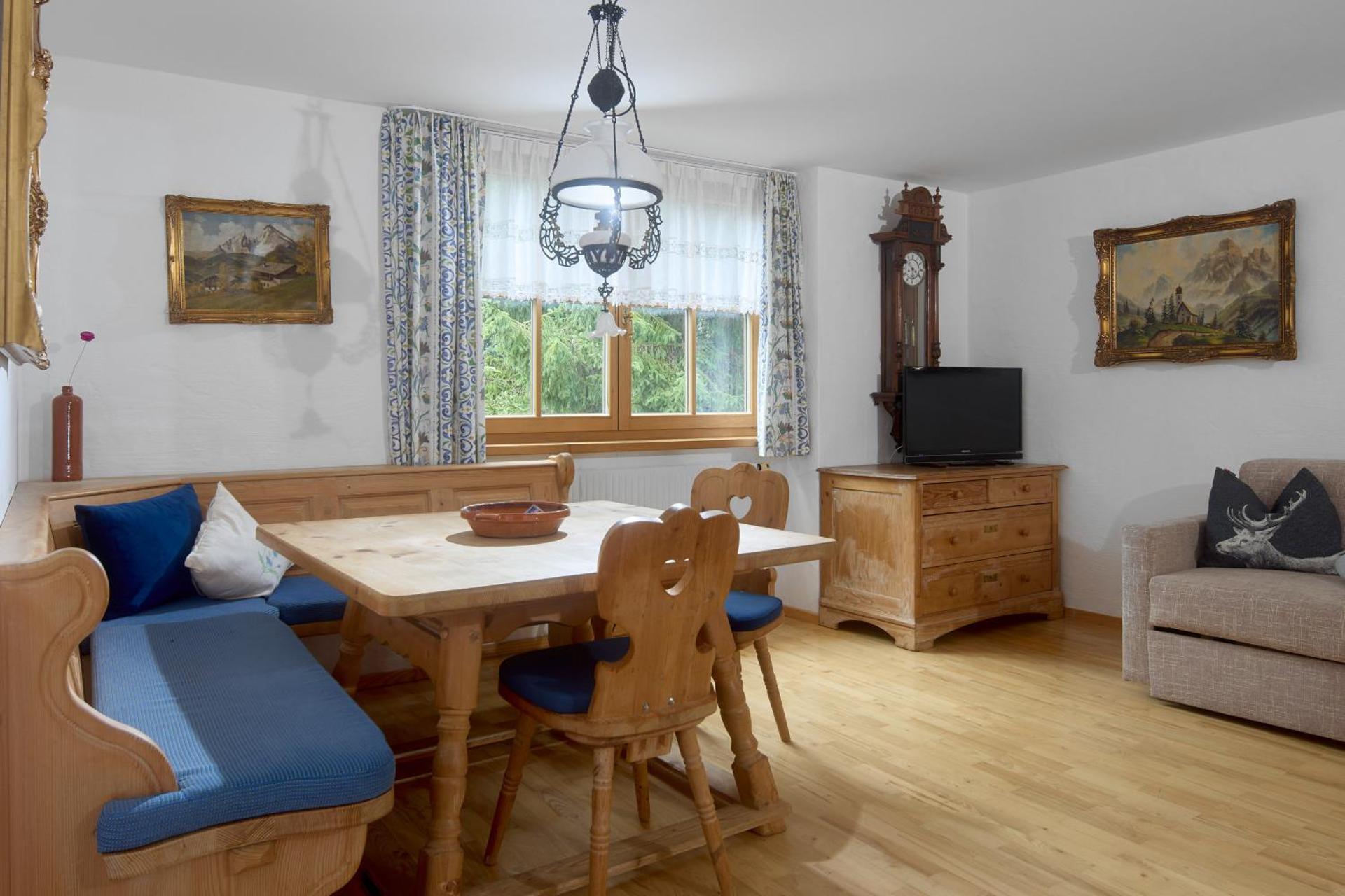 Communal lounge/ TV room