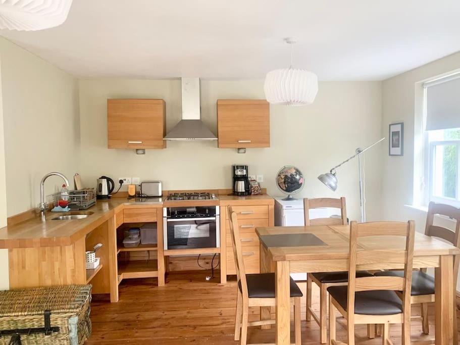 Delightful Ely house Bright and warm with cathedral view