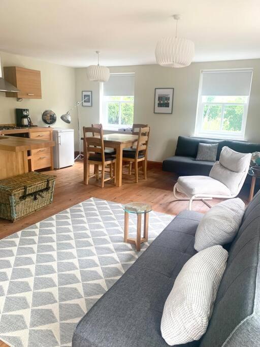 Delightful Ely house Bright and warm with cathedral view