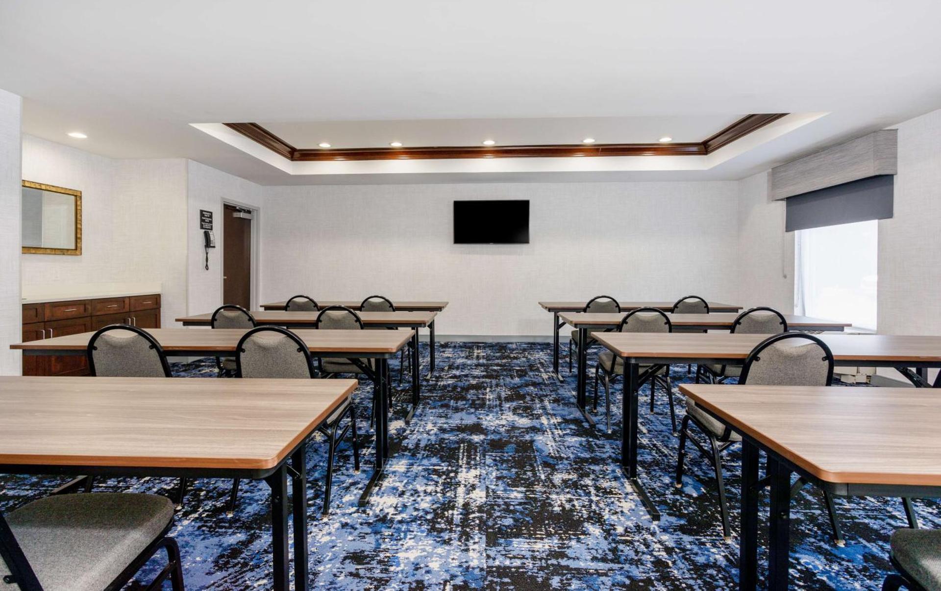Meeting/conference room