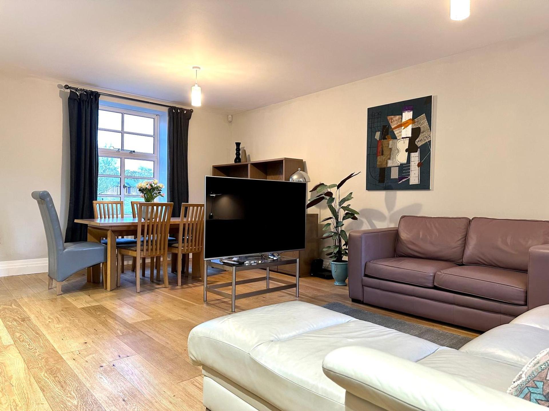 Desirable 2 Bedroom Apartment in Bicester that sleeps 5