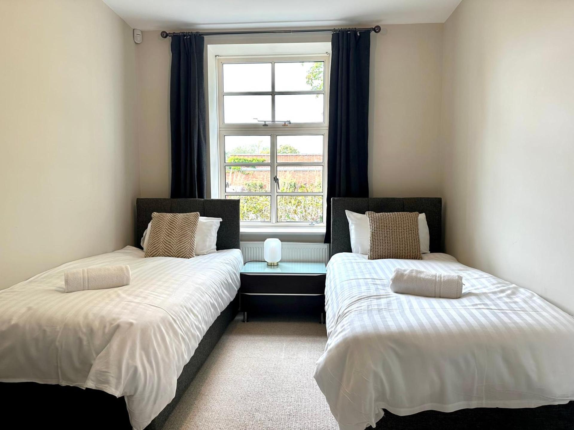 Desirable 2 Bedroom Apartment in Bicester that sleeps 5