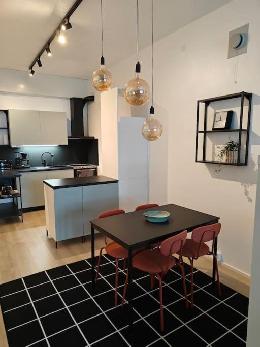 Brooms - Newly renovated central studio apartment