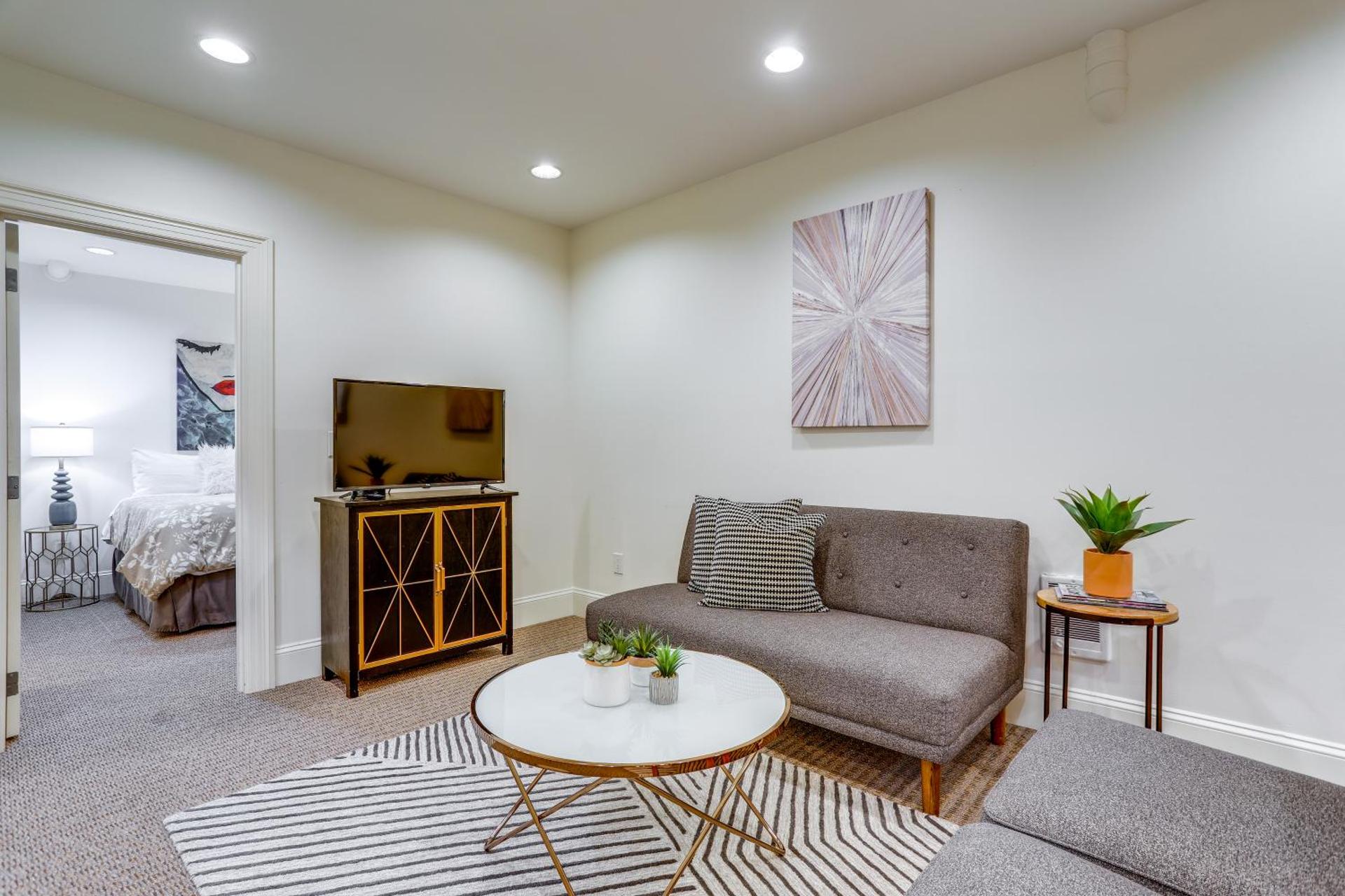 World Cup Getaway! Walkable Dtwn Seattle Condo