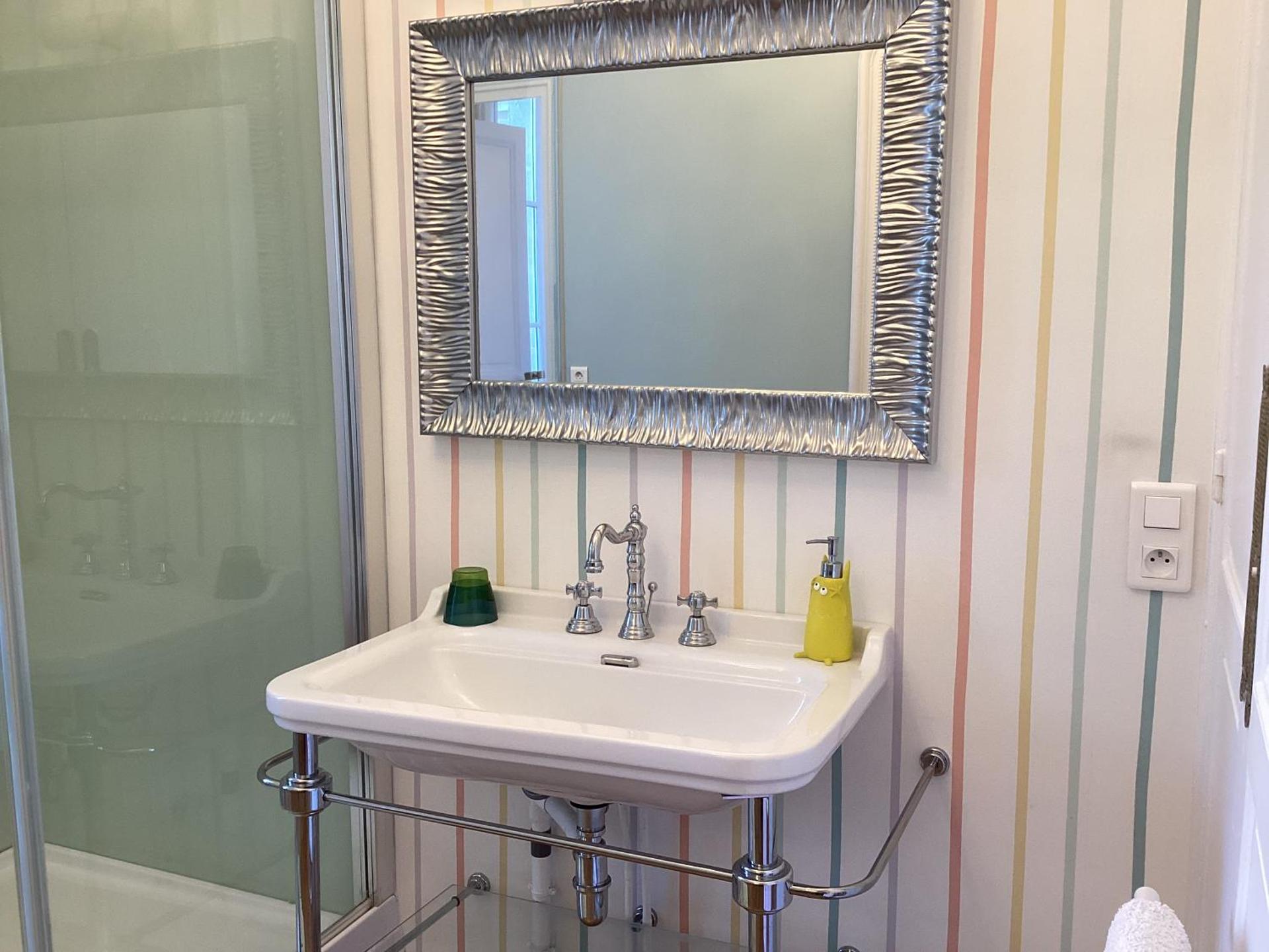 BED and BREAKFAST PARIS QUARTIER CHAMPS-ÉLYSÉES