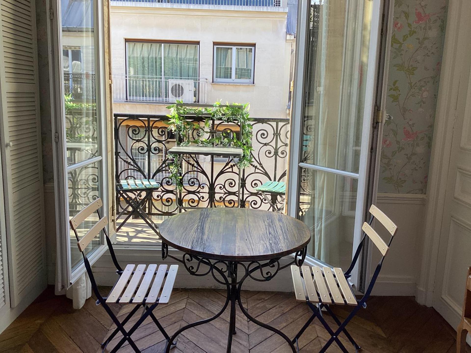 BED and BREAKFAST PARIS QUARTIER CHAMPS-ÉLYSÉES