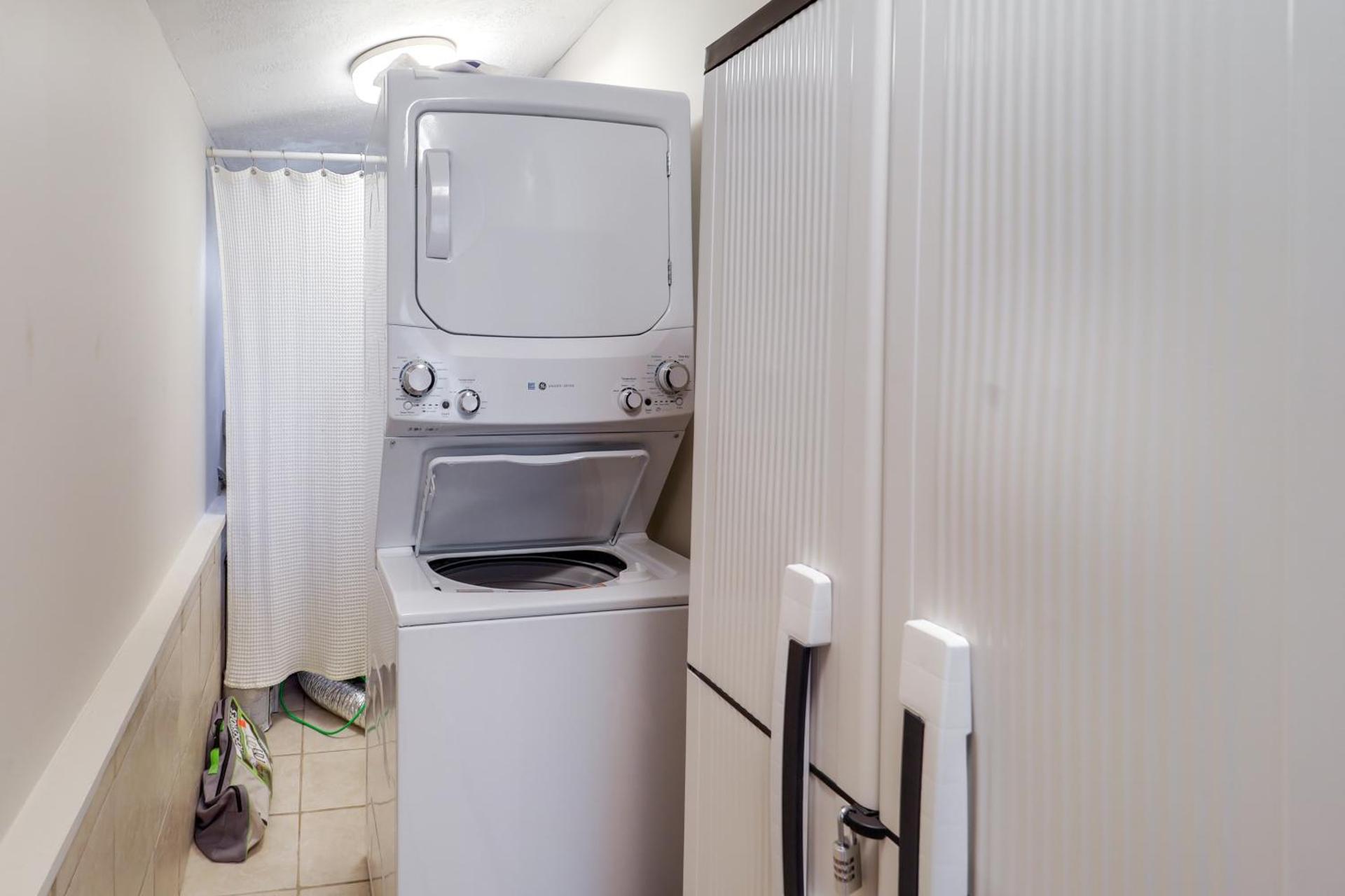 Pet-Friendly Cabin with Fire Pit in Spruce Pine!