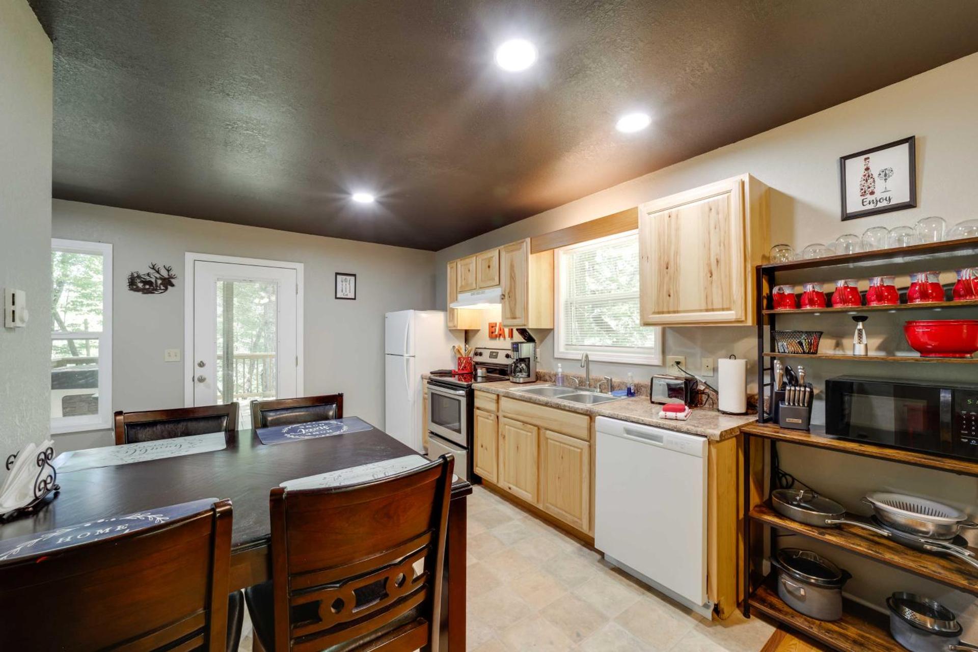 Cozy Whittier Cabin and Yard and Hot Tub, Pets Welcome