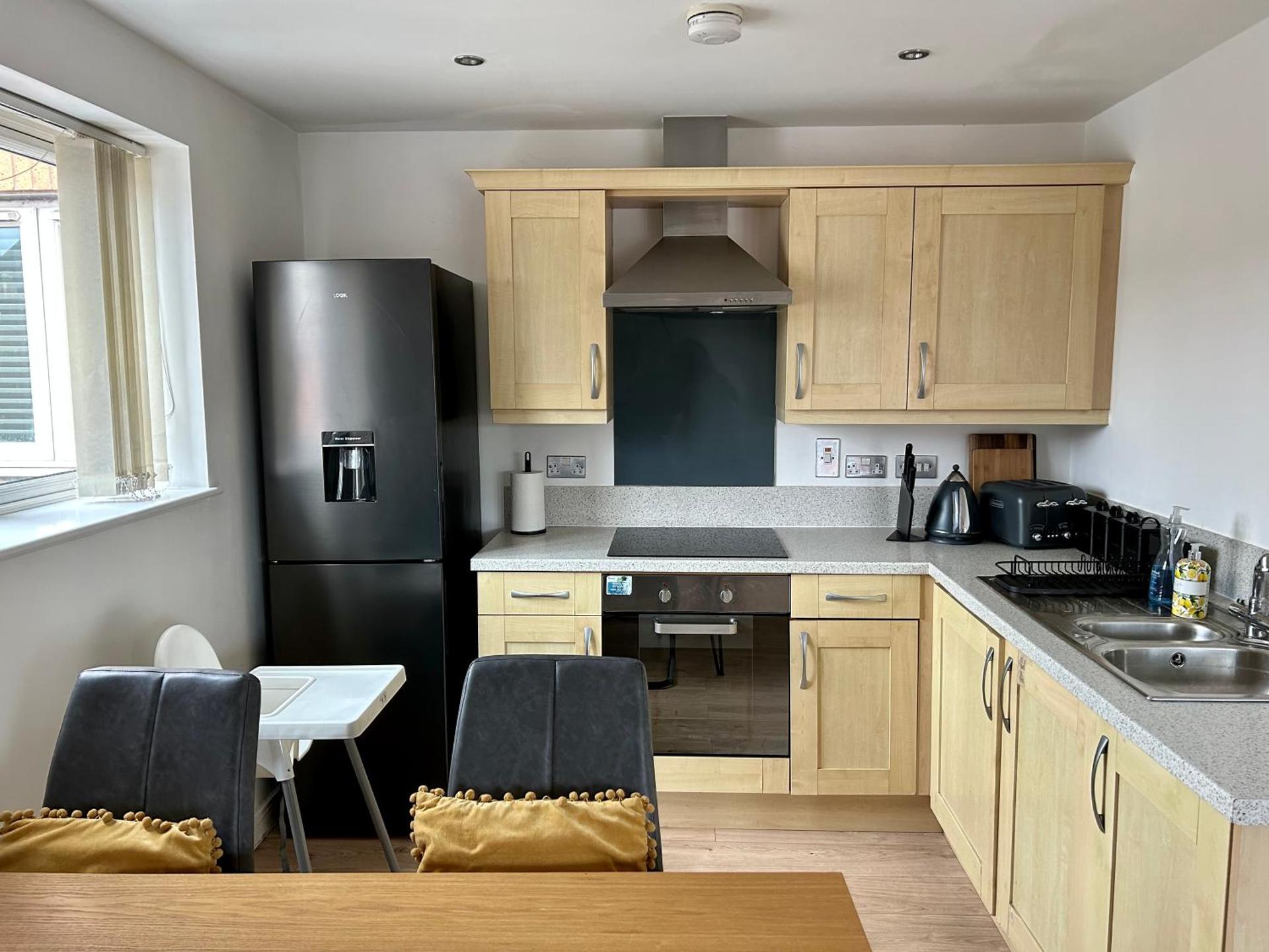 Stafford 2 Bedroom Apartment in Prime Location with Secure Parking