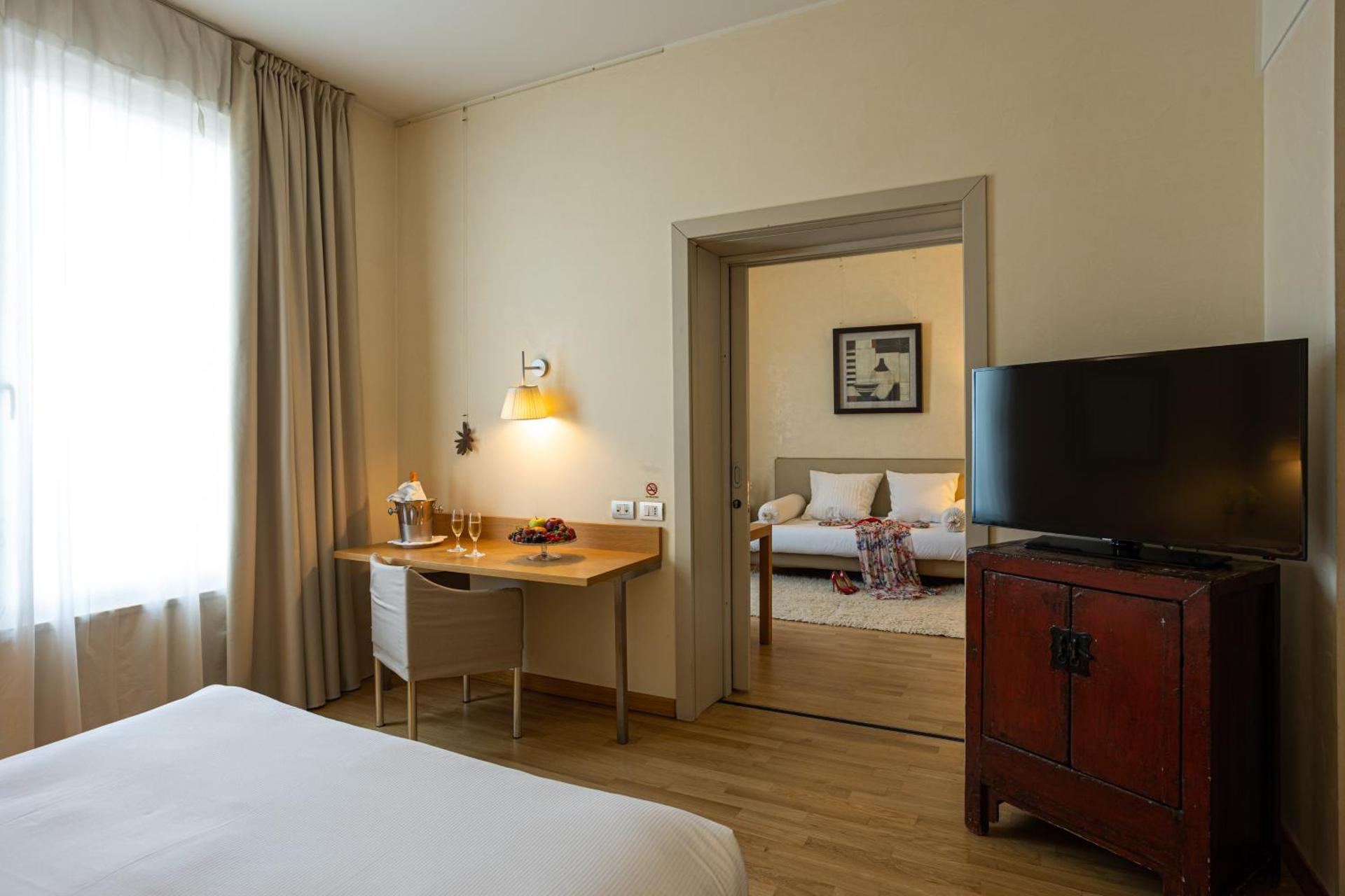 Photo of the whole room