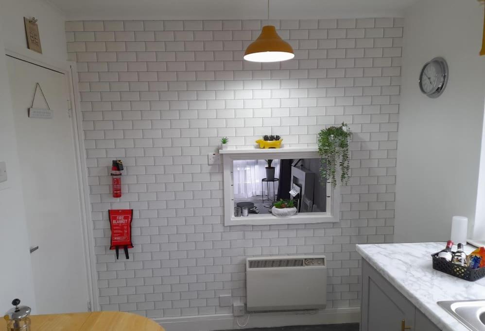 Cosy Apartment with Balcony and Breakfast