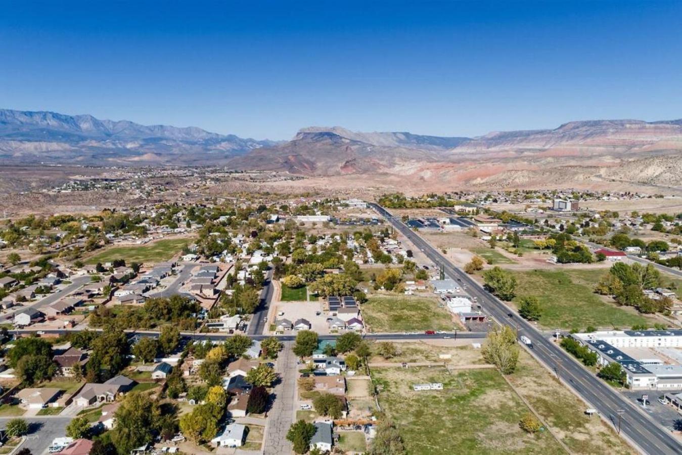 Bunkhouse 5A Under Cottonwood Trees