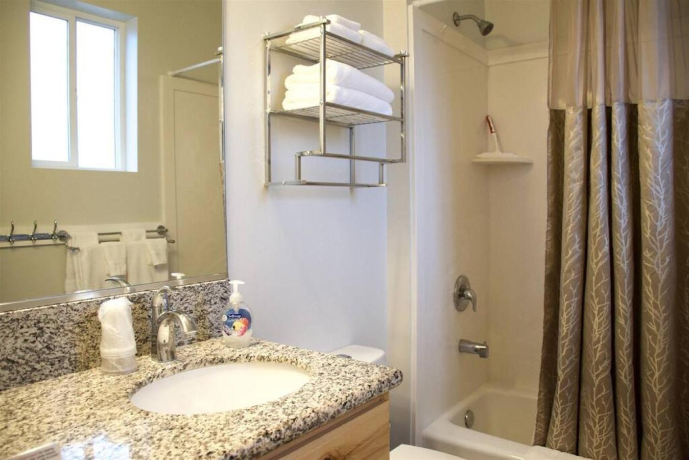 ZC1 Home Away From Home Near Zion