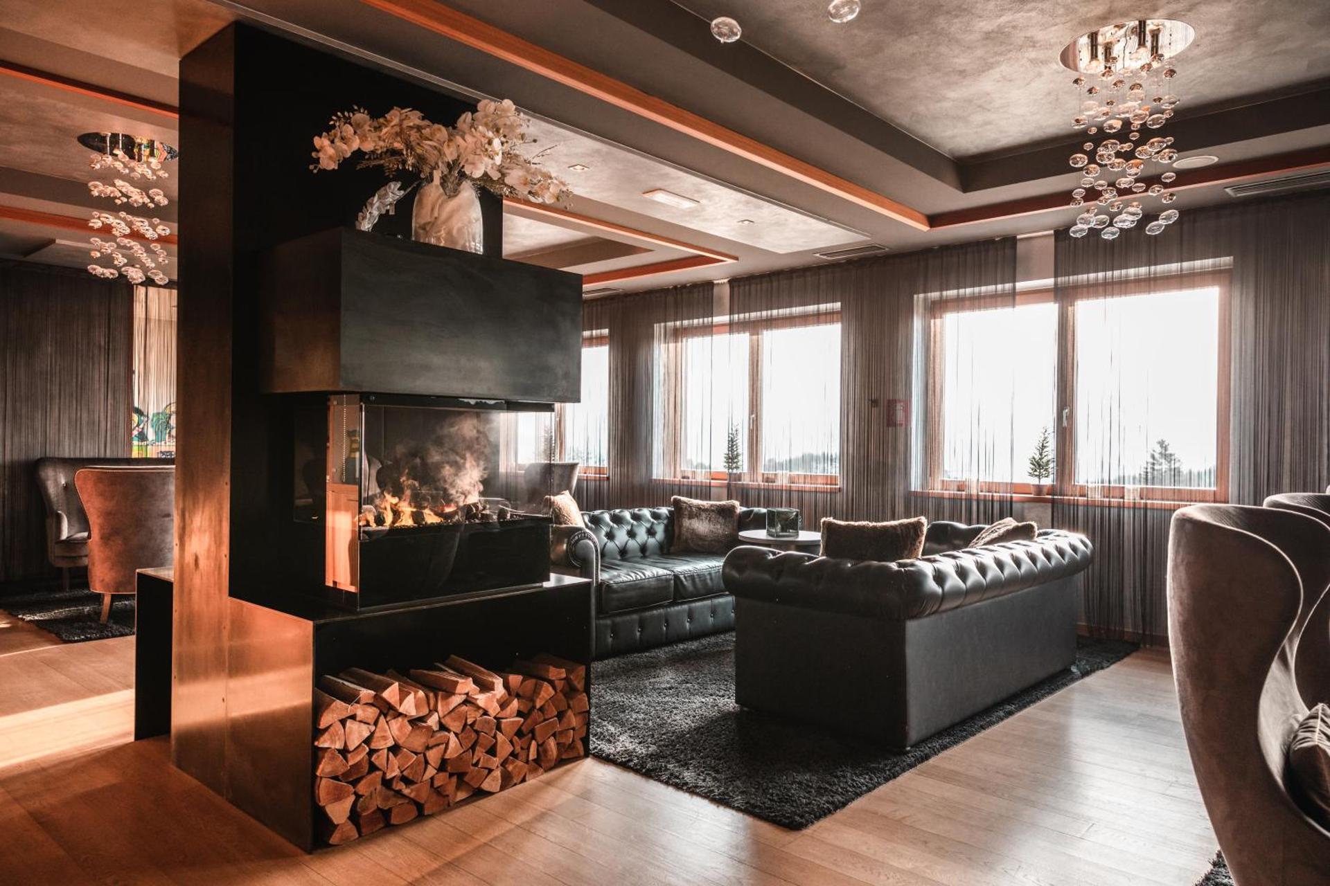 Communal lounge/ TV room