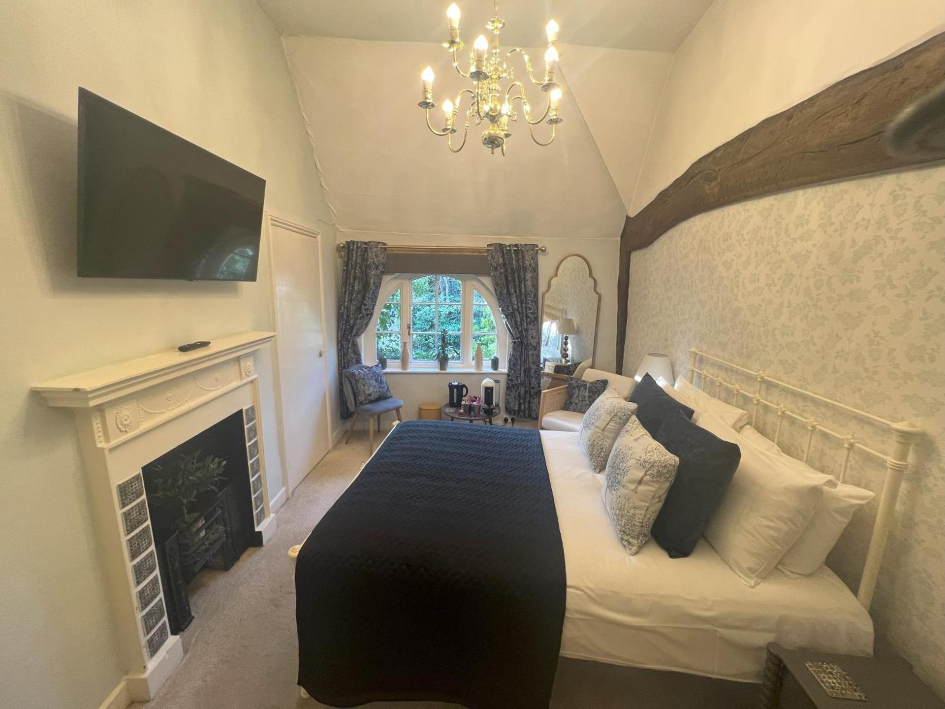 Double Room with External Private Bathroom