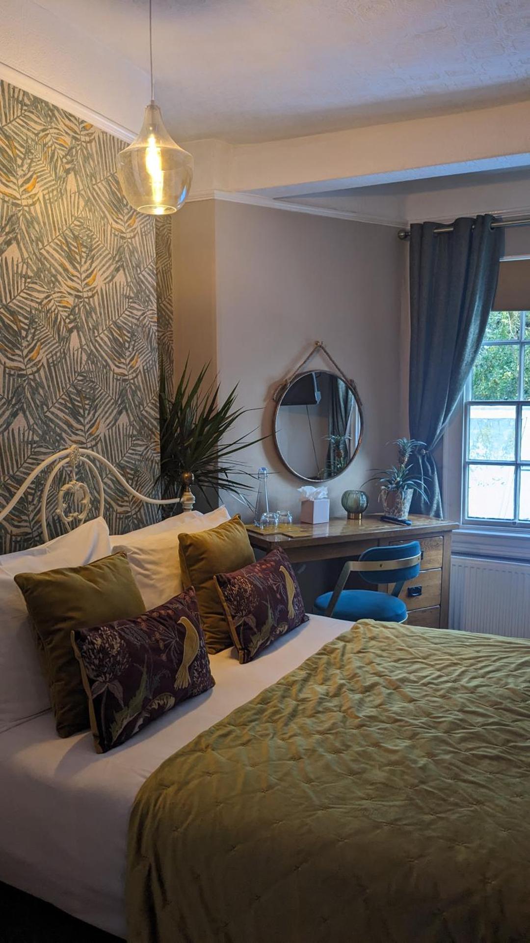 Small Double Room with En Suite