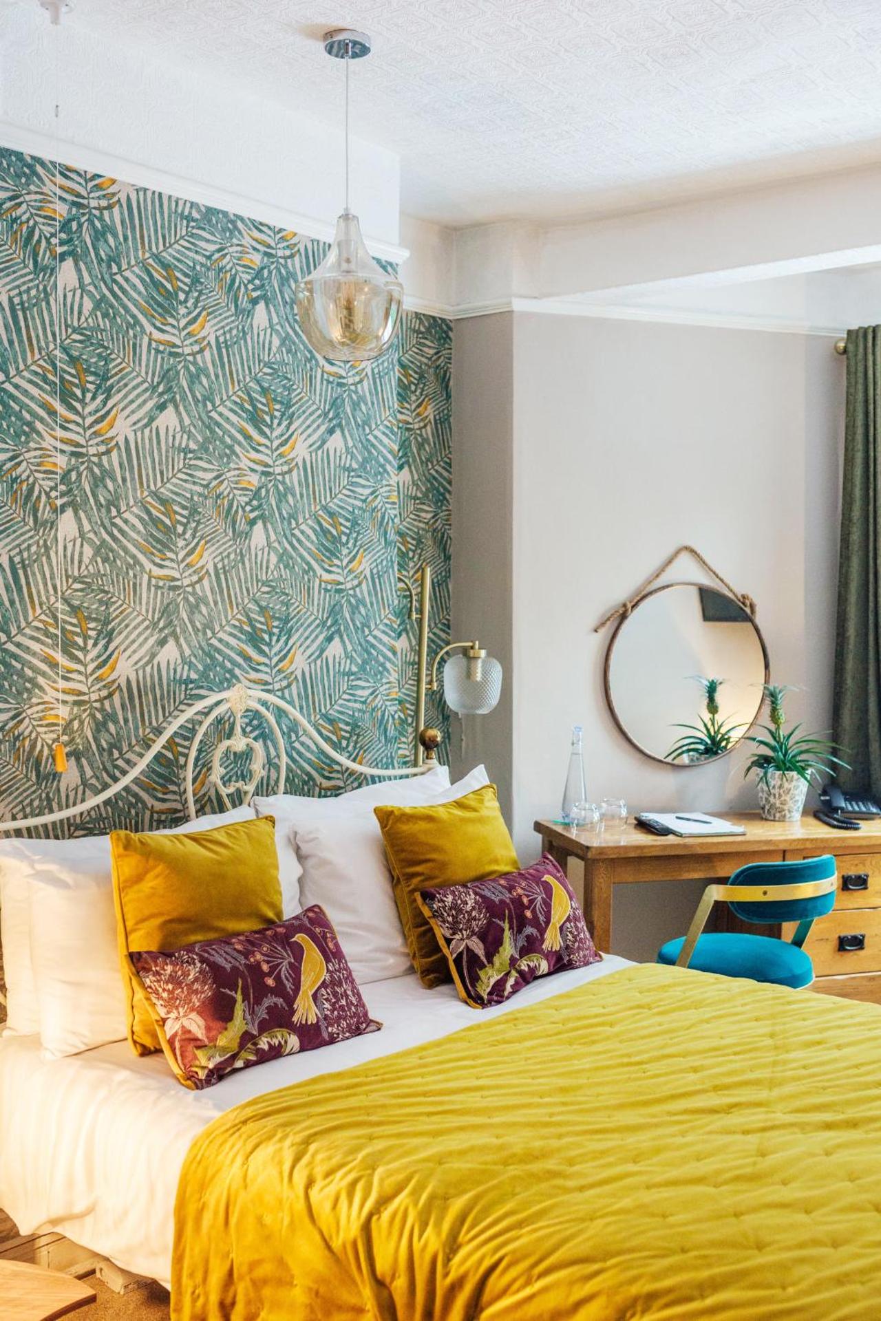 Small Double Room with En Suite