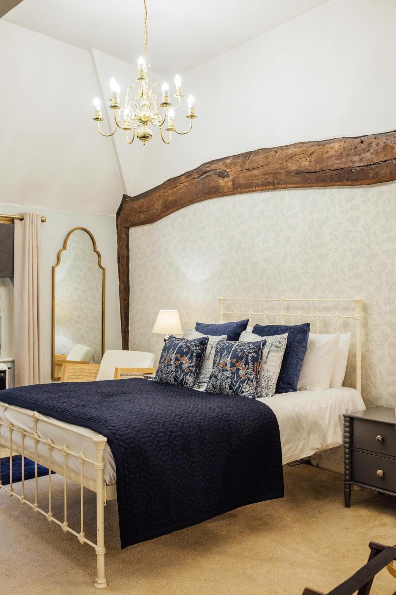 Double Room with External Private Bathroom