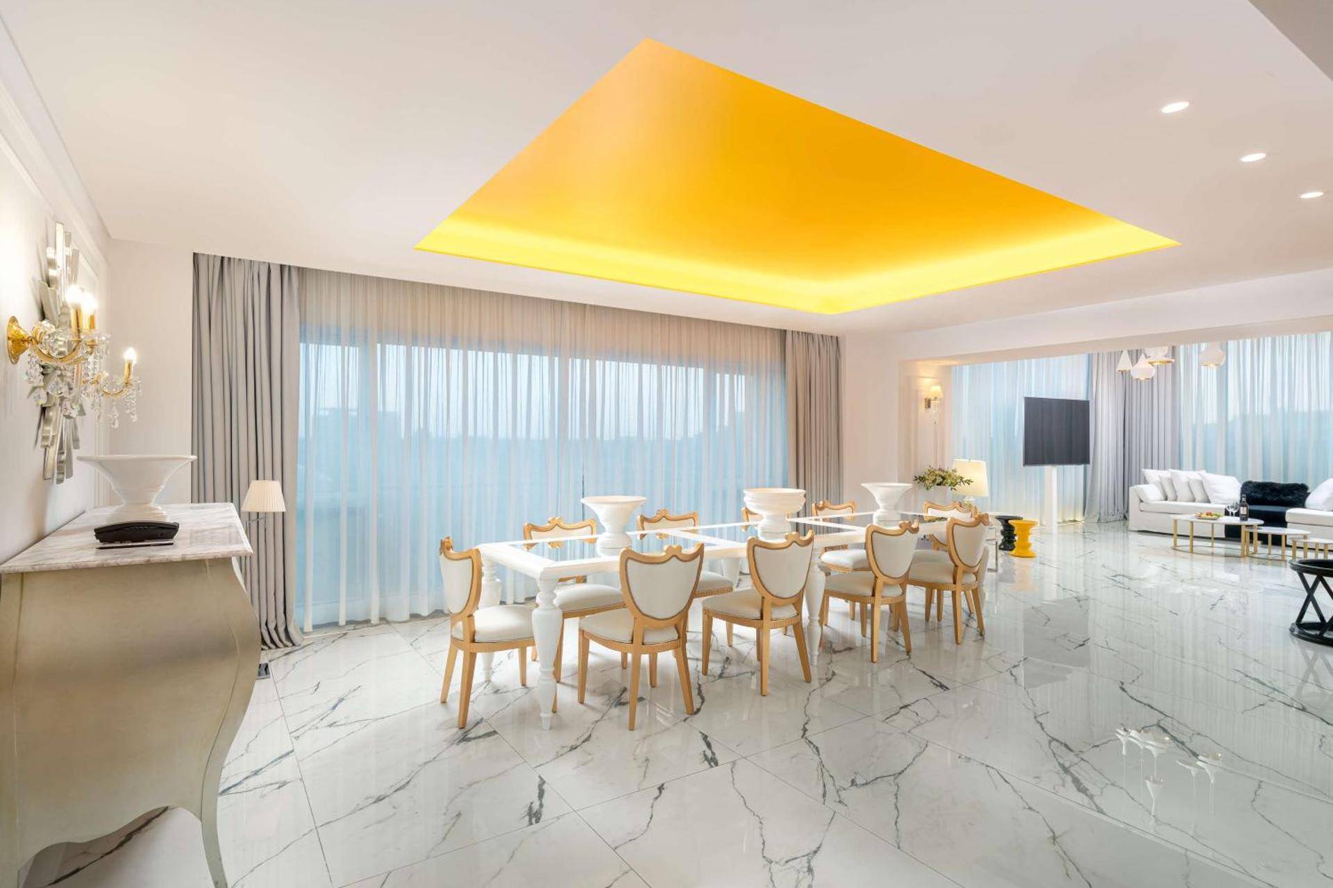 Photo of the whole room