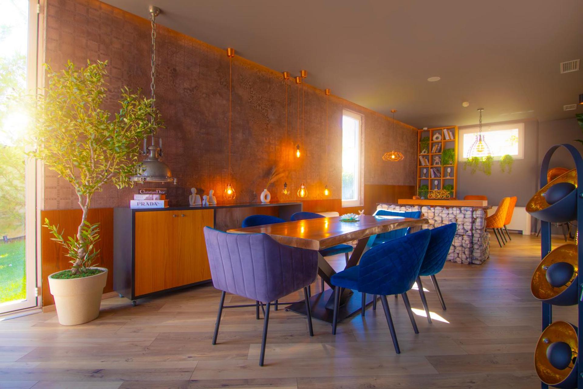 ELITE LUXURY BOUTIQUE