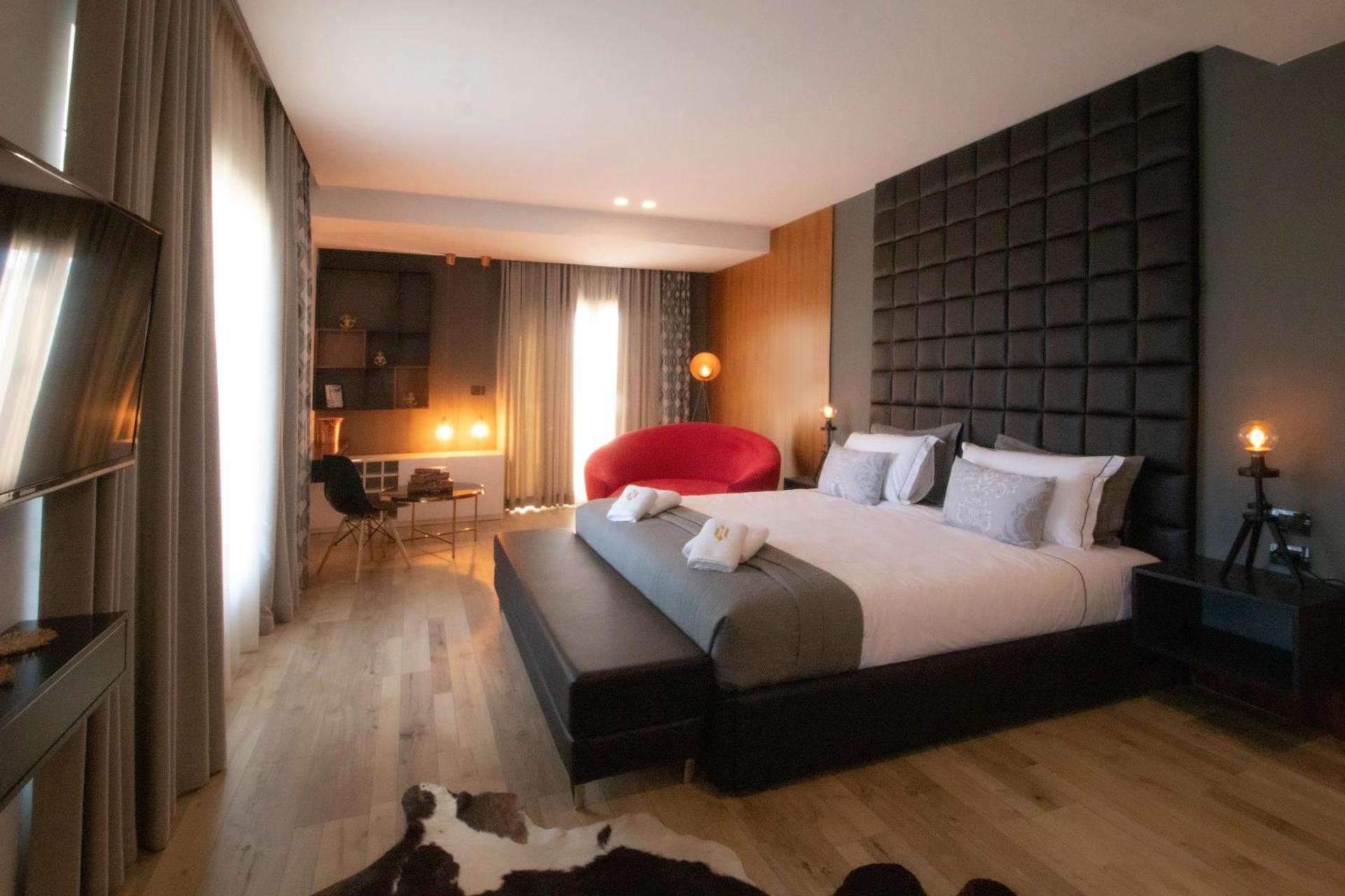 ELITE LUXURY BOUTIQUE