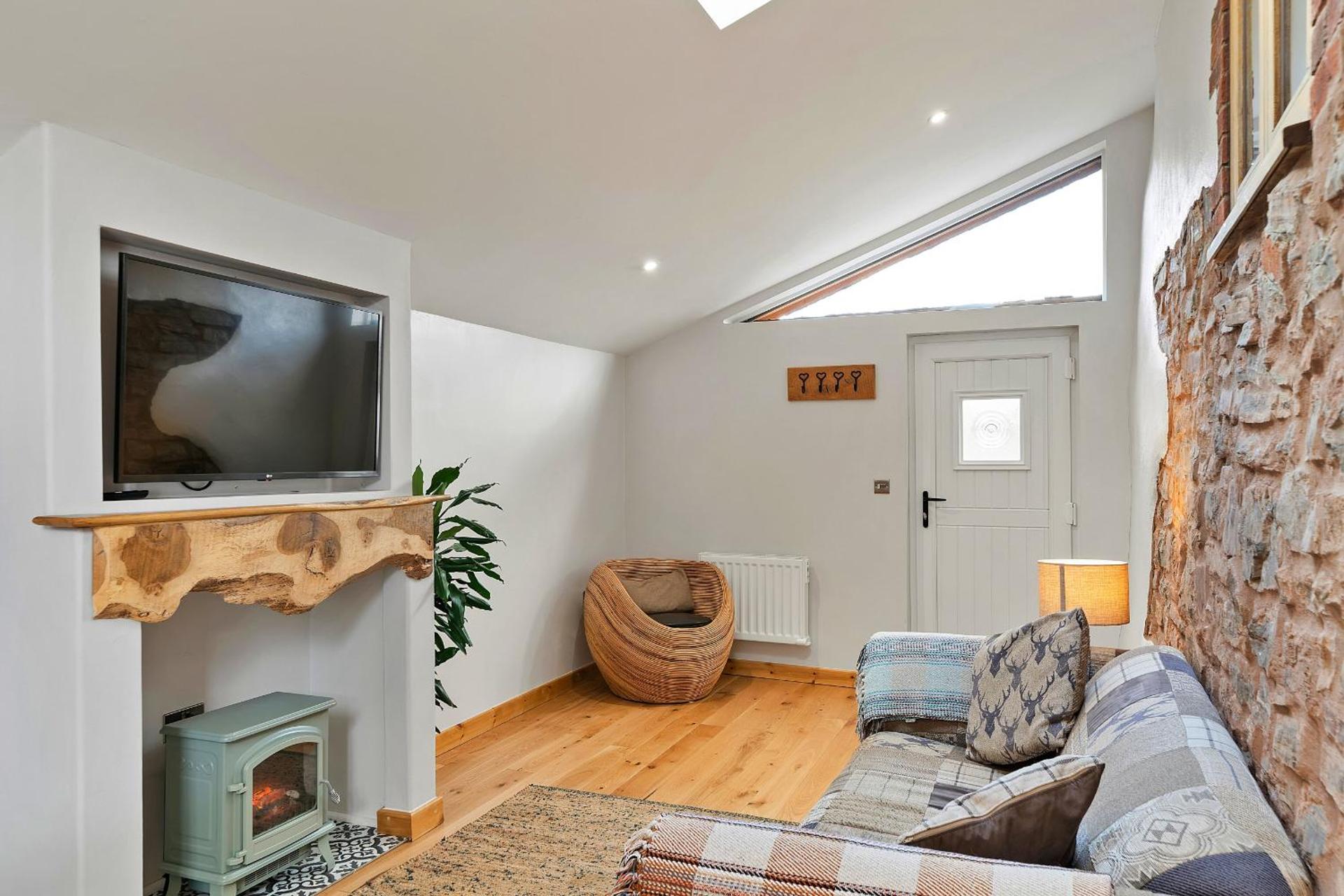 Communal lounge/ TV room