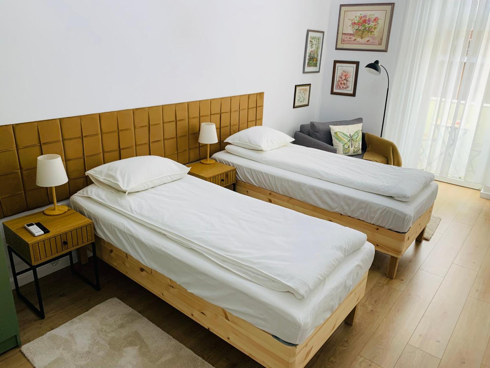 Margaret Boulevard Apartment - with balcony