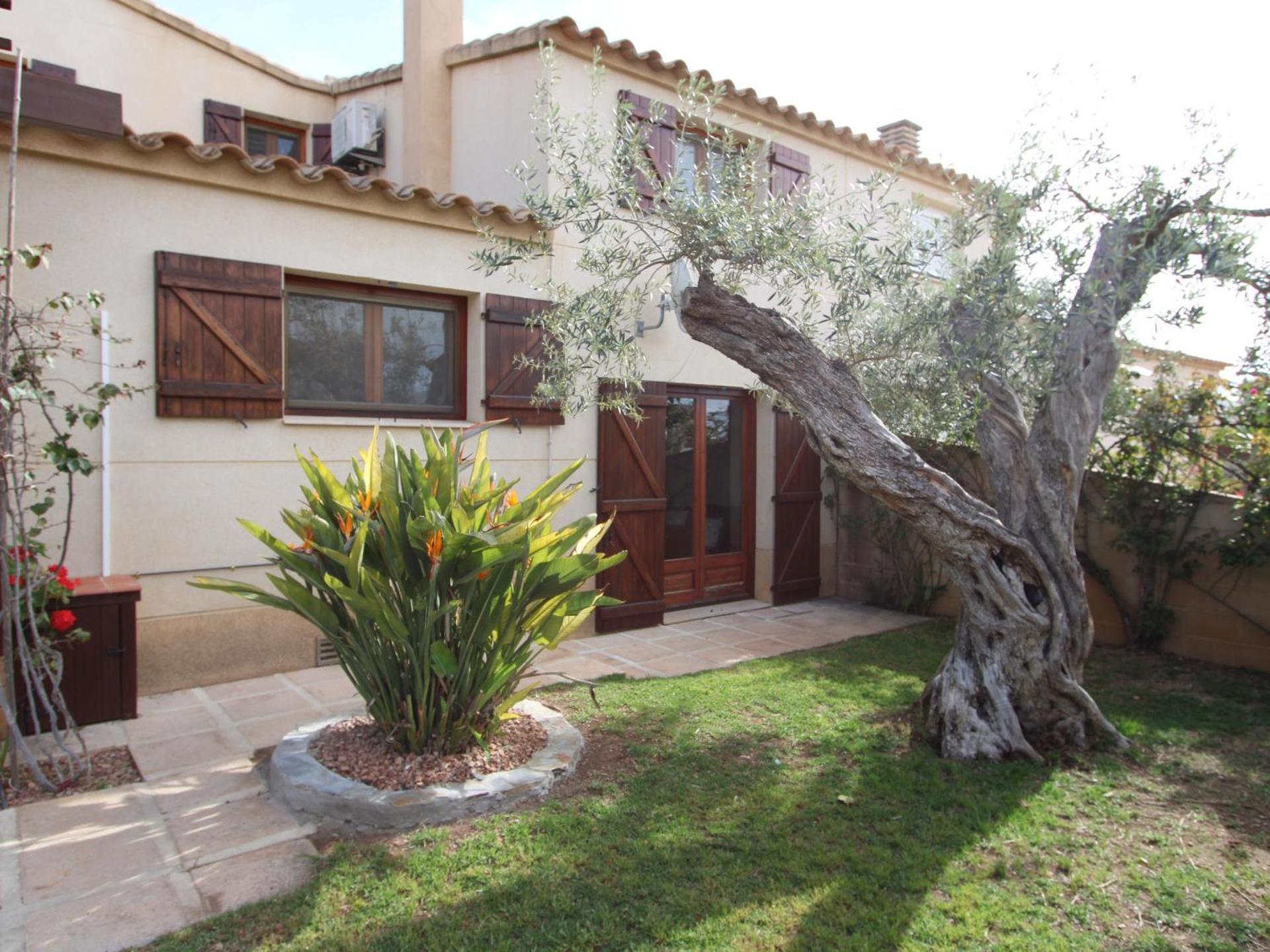 Casa con Piscina Privada, Cerca del Mar, WiFi Gratis, Aire Opcional, Mascotas y Playa para Perros - ES-184-10