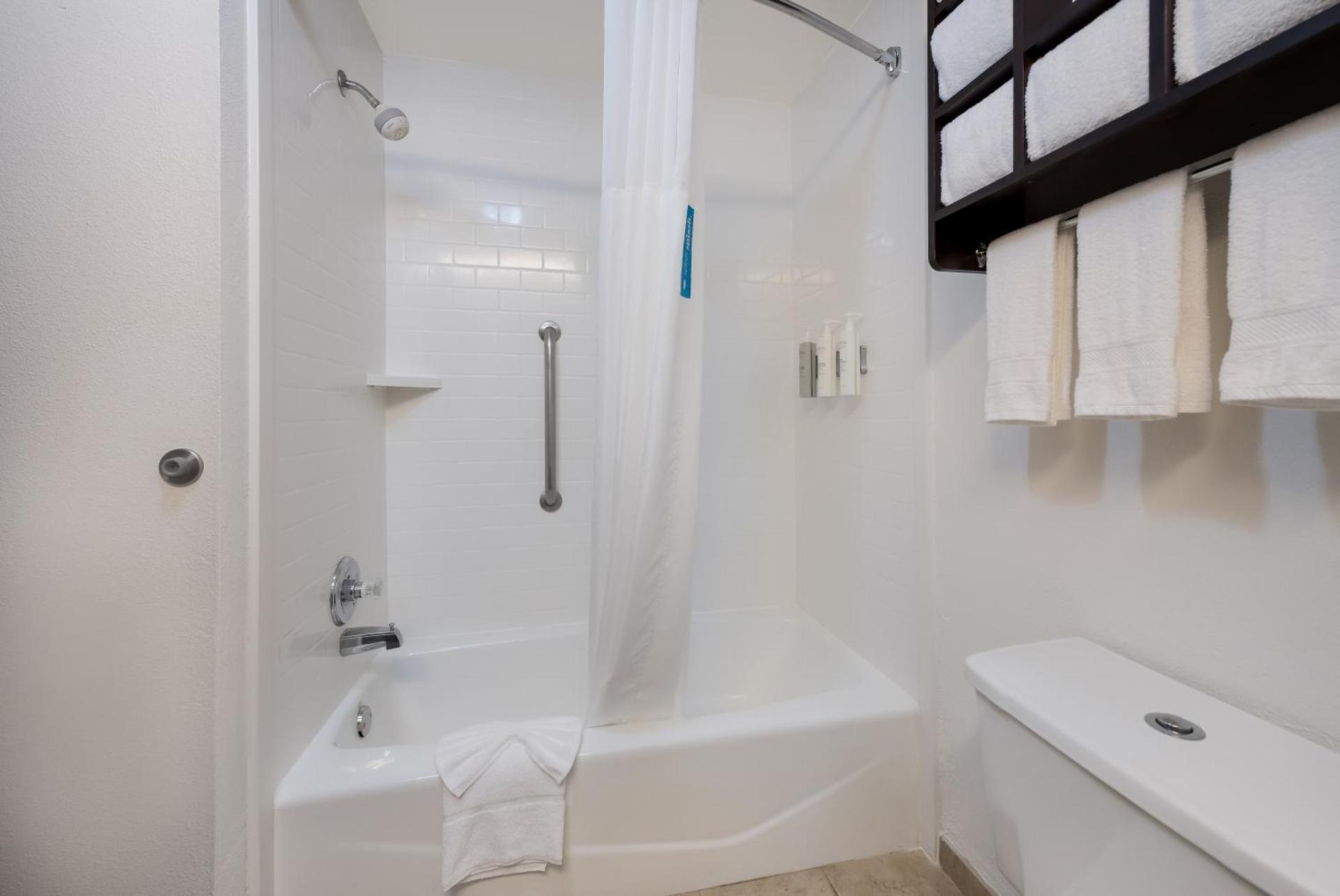 King Room with Sofa Bed and Study - Non-Smoking