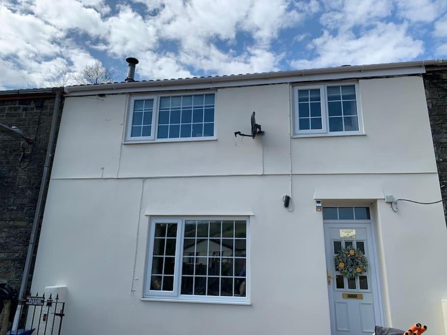 Old Canal-Side Cottage Taff Trail Merthyr Tydfil