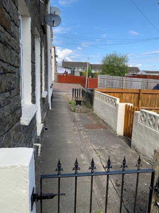 Old Canal-Side Cottage Taff Trail Merthyr Tydfil