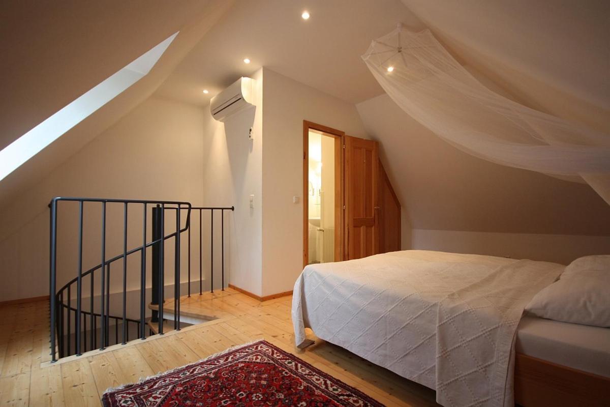 Apartment - Split Level