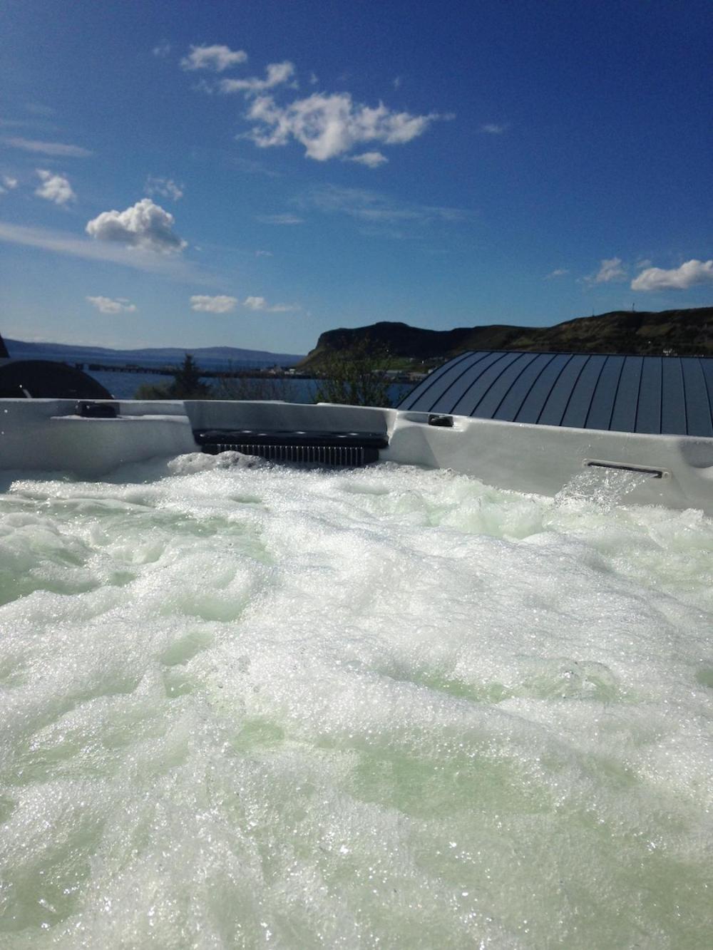 Stones Luxury B&B with hot tub and self-contained rooms