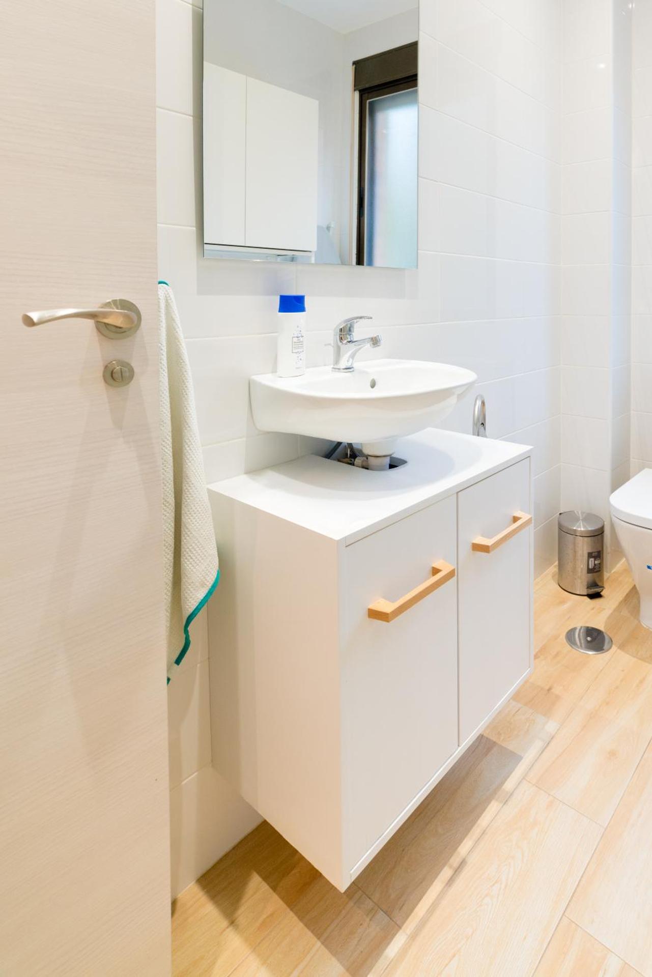 TrendyHomes Granada - moderno apartamento a 15 minutos del centro