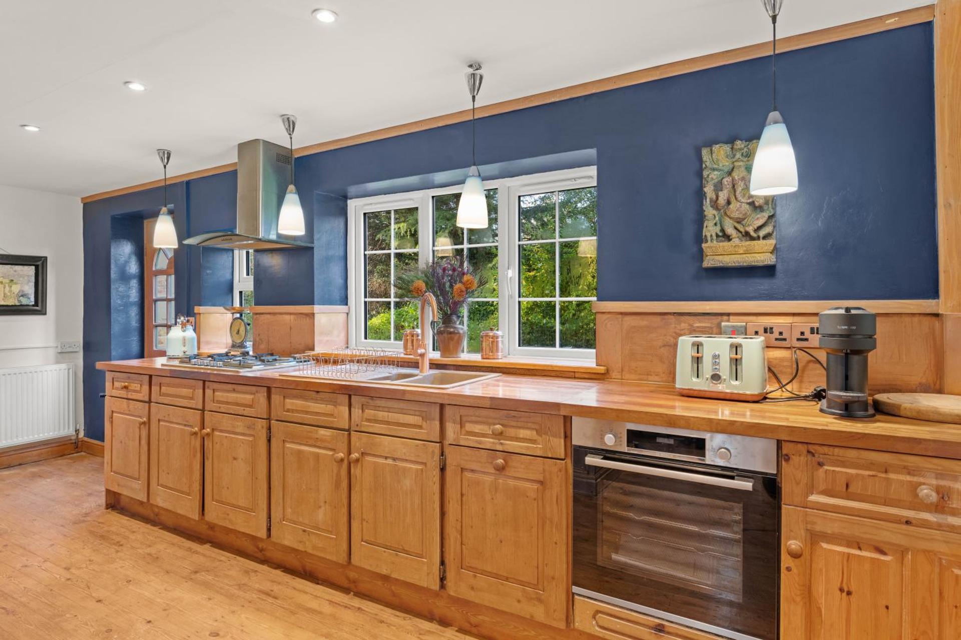 Country House with 7 bedrooms and 3 buildings