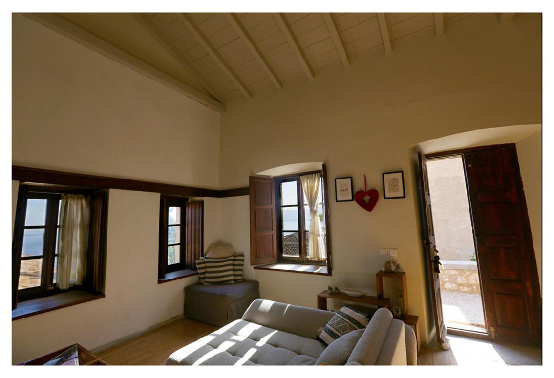 Daphne superior castle suite