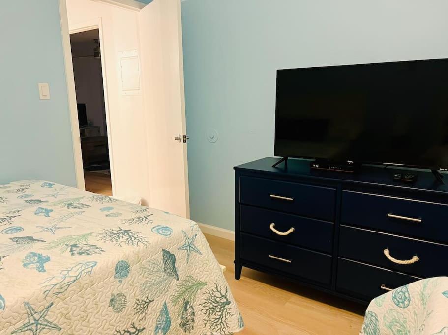 Deeded Beach Access in Heart of GS and 10 min Walk to Hangout